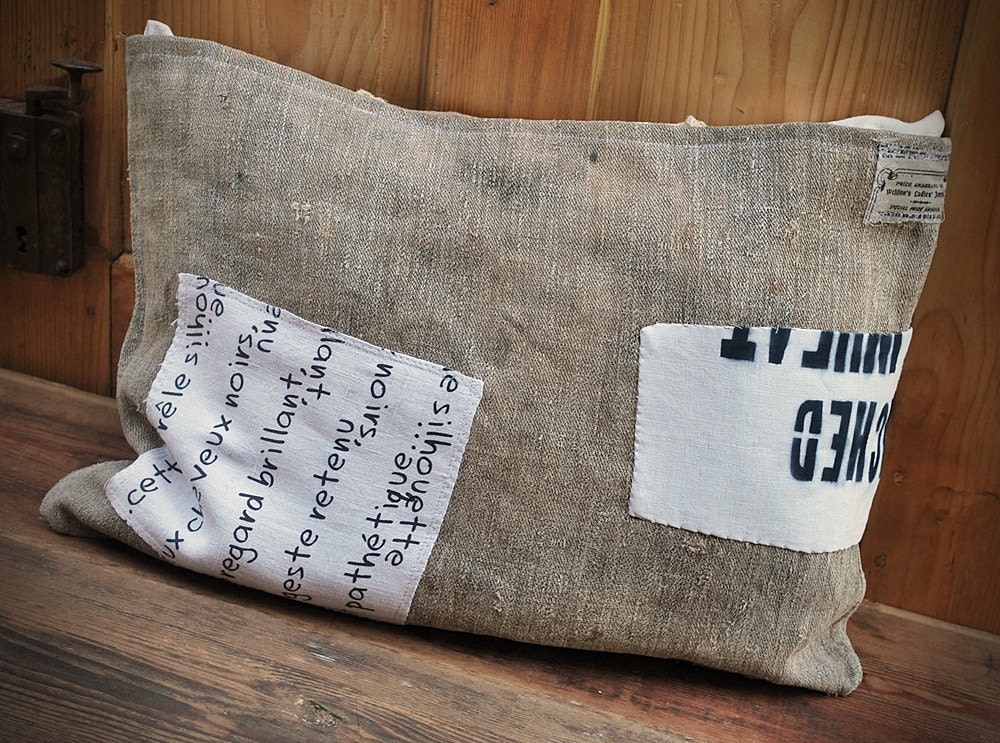 Cushion antique grainsack, linen, French pillow burlap script patches application