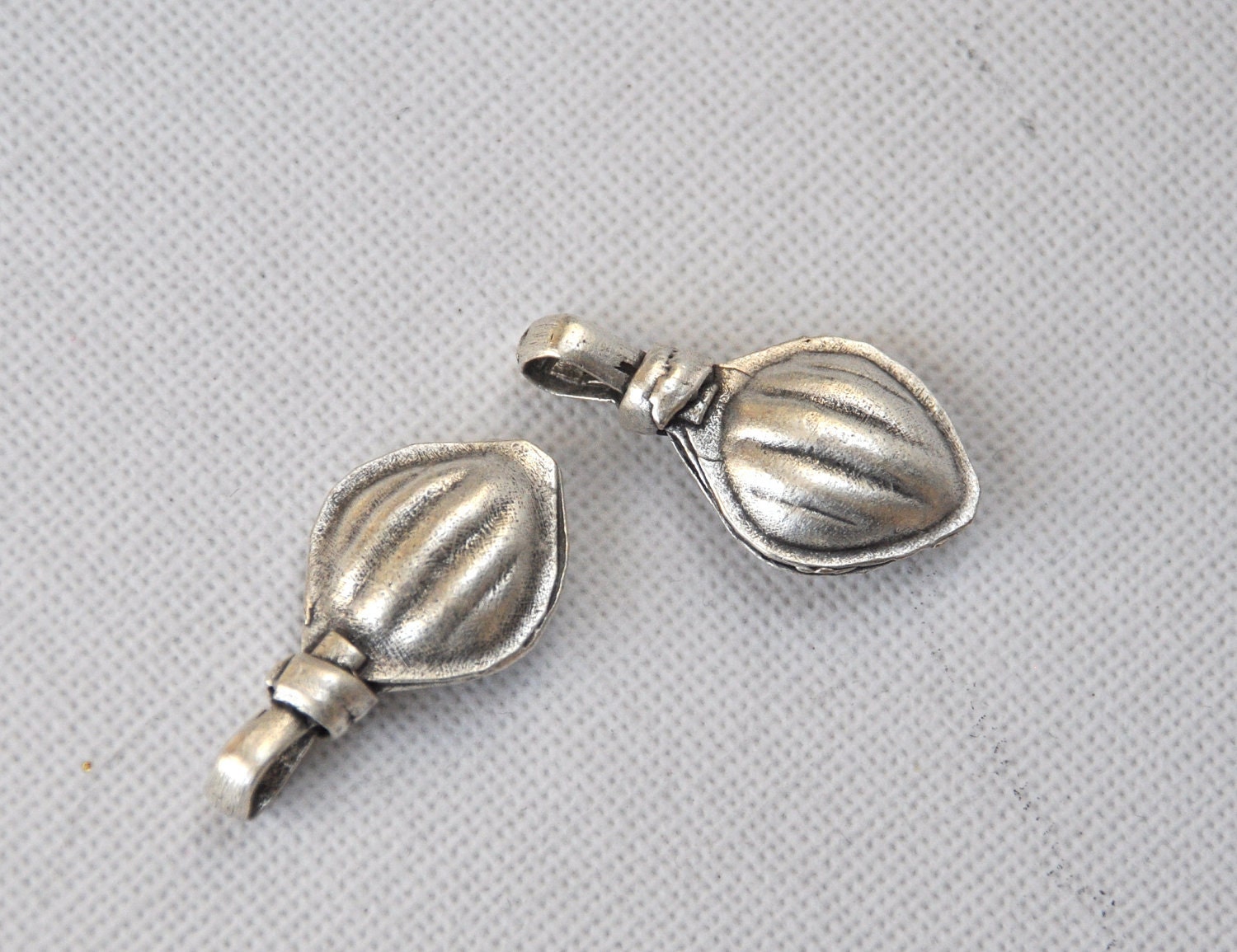 closing  2 pcs   jewelry making materials. REF-174