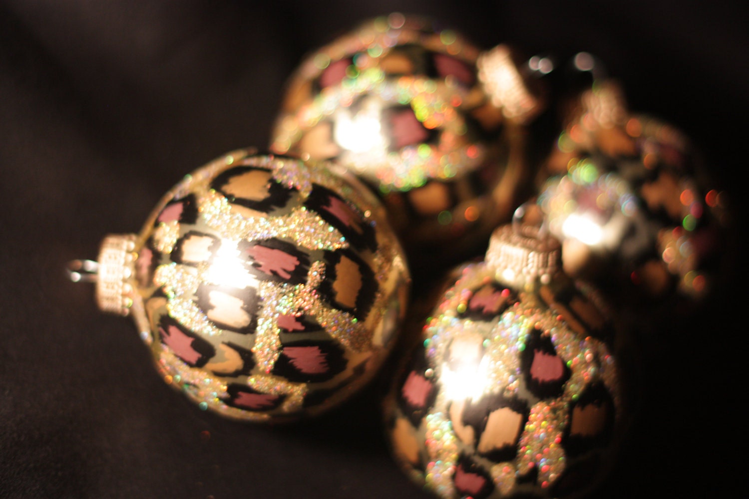 Leopard Print Christmas Ornaments - BeNsTyle