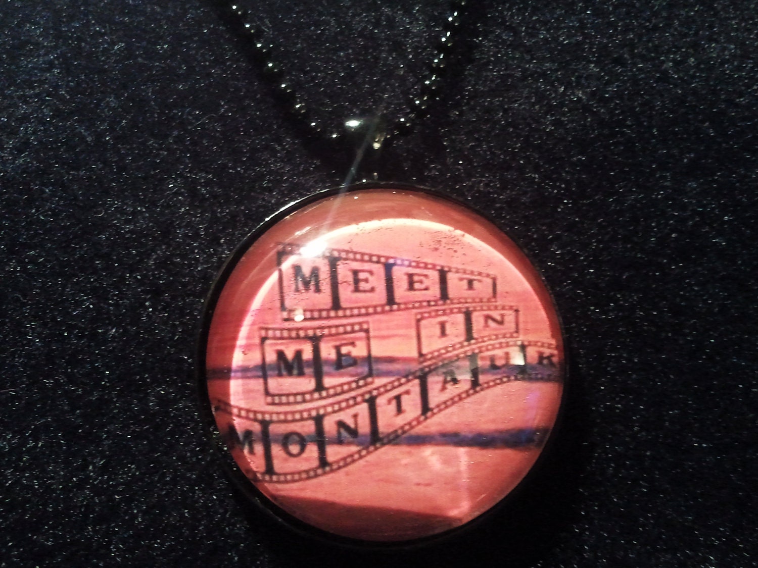 Pop culture necklace: Meet me in Montauk