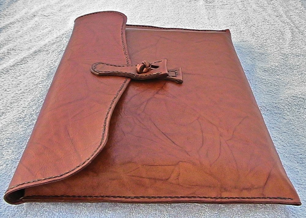 Leather laptop computer case / sleeve. - WoodBoneAndStone