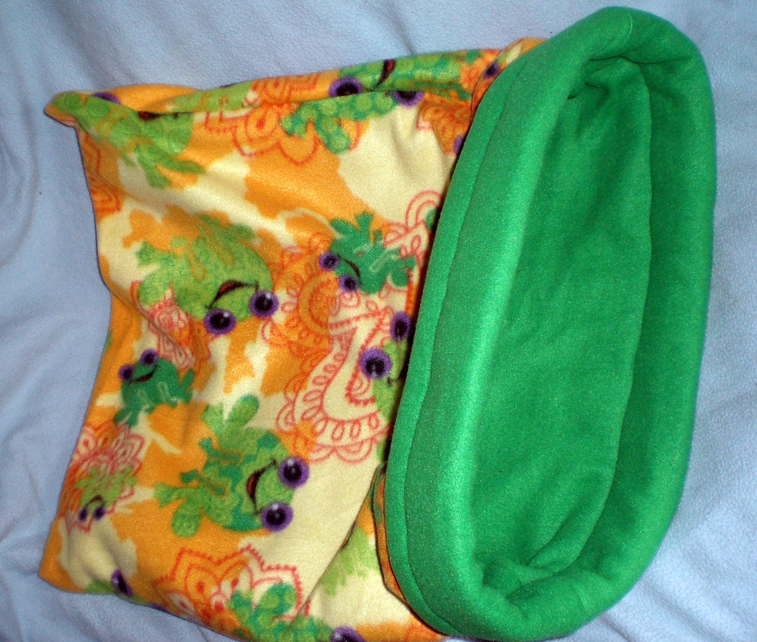 Cozy Critters Medium Cuddle Bag - Frogs Fleece  for Cats, Ferrets, or Small Dogs