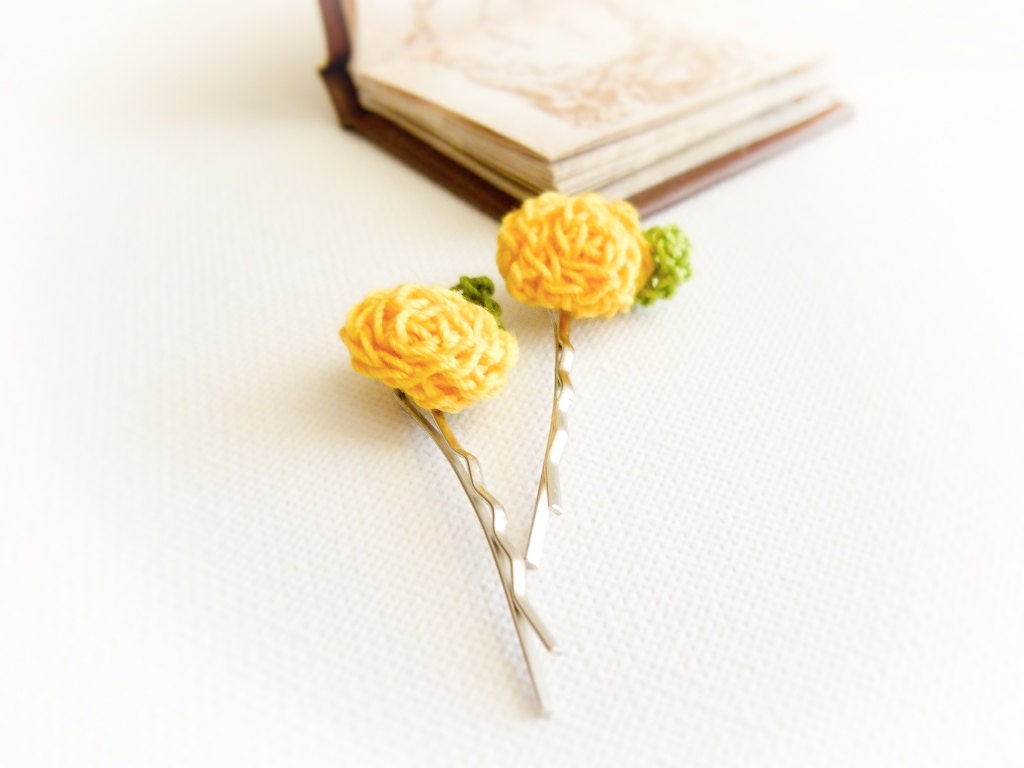 Yellow roses crochet flowers hairpin. Neon wedding, spring summer fashion hair accessories,