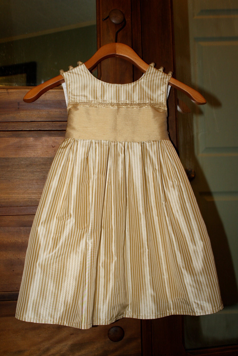 Sale.......Butter and Wheat thai silk girls dress size 2/3