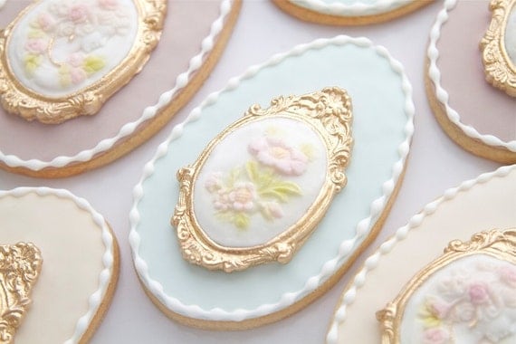Victorian Cameo Egg Cookies