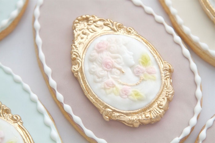 Victorian Cameo Cookies