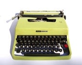 Vintage Green Typewriter Olivetti Lettera 32 60's - VirginiaVintageShop