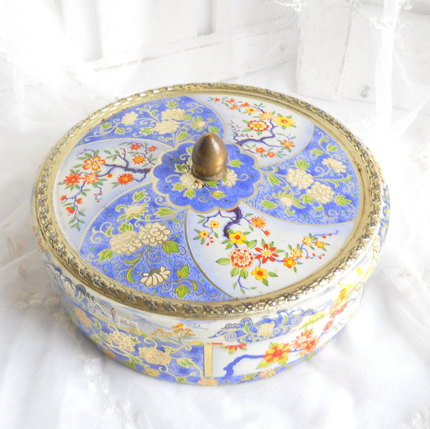 tin container vintage tin biscuit tin cookie tin by tin container vintage tin biscuit tin cookie tin by