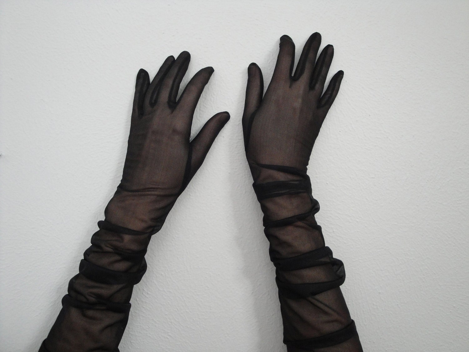 FdcLixuvol Long Women's Stretchy Black Sheer Gloves Long Black Mesh Sheer Blacks Mesh Tulle Glove Opera Evening Party Dance Glove For Women (21 Inch