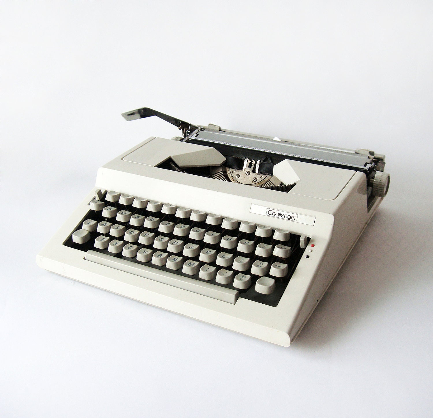 White Challenger Typewriter - manual retro Typewriter - retro home decor, white decor, vintage decor, vintage typewriter, minimal decor