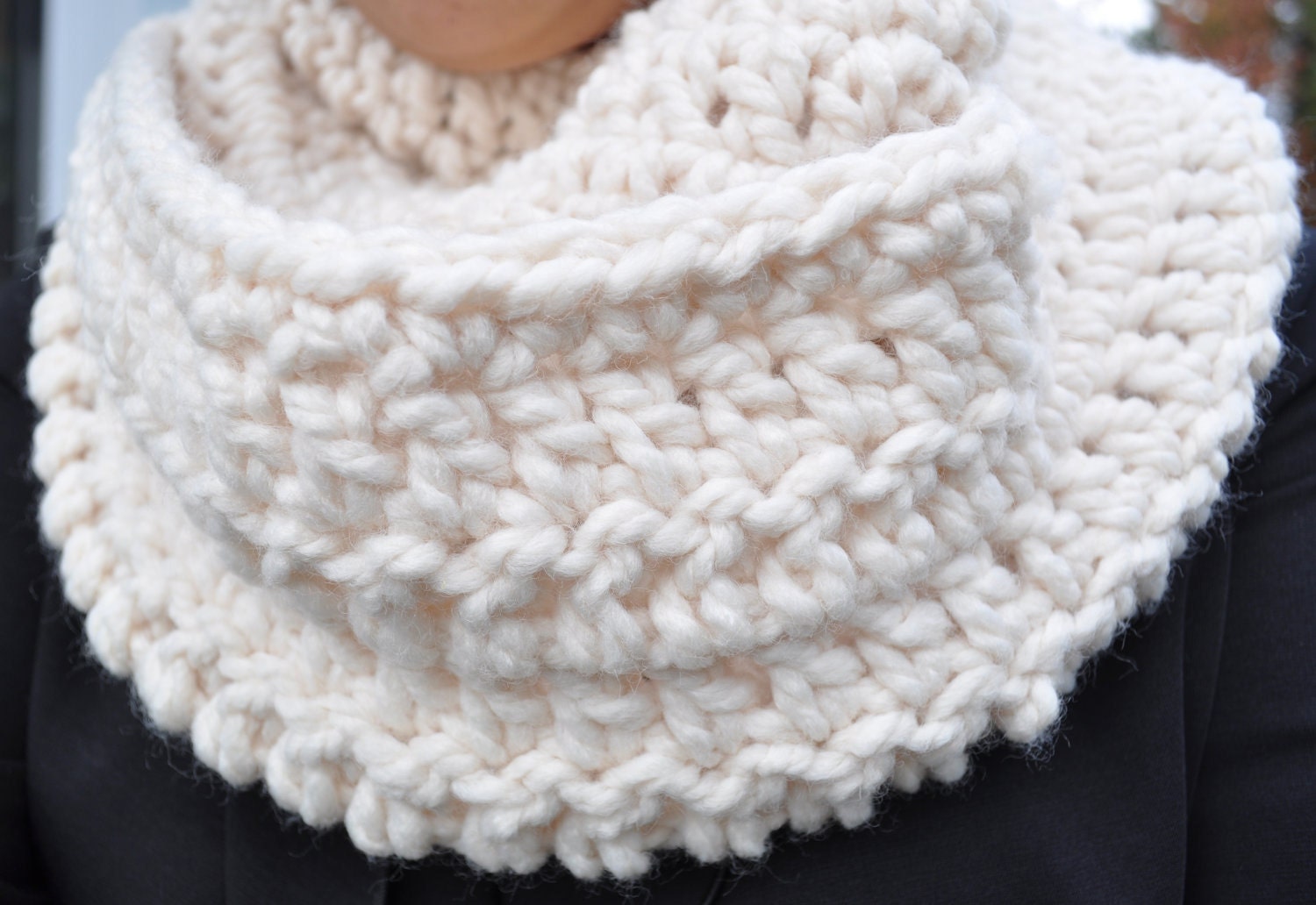 Elegant Infinity Cowl - Cream