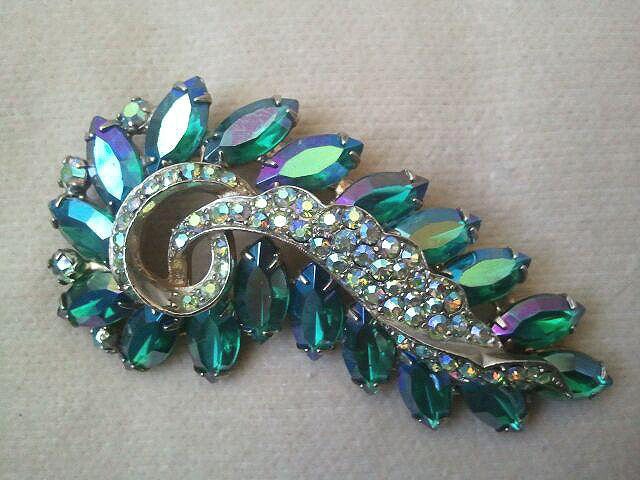 Gorgeous, Large, Vintage Emerald Green Aurora Borealis Brooch