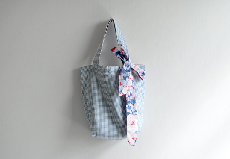 ON SALE - Picnic Time tote bag, blue check pattern, Bow tote bag