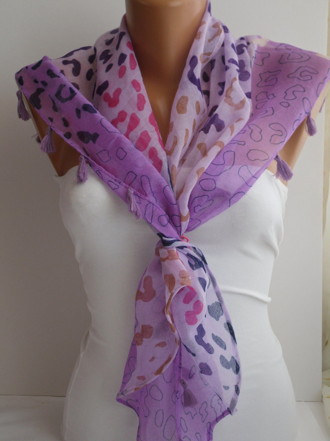Lilac leopard yarn fringed triangle yemeni Shawl/Scarf