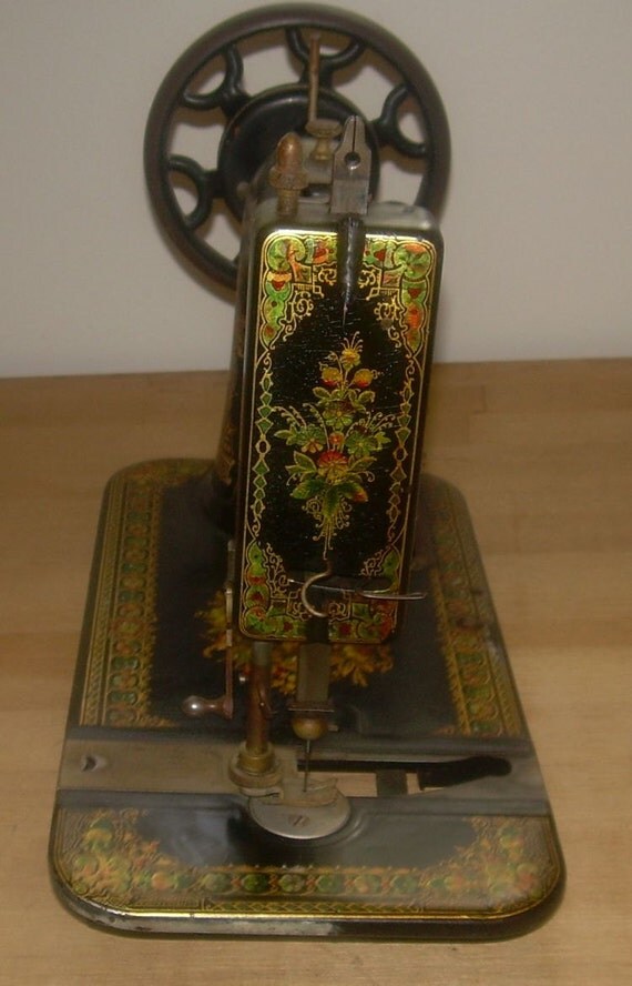 1890's - 1900's NEW HOME TREADLE Sewing Machine Beautiful Graphics