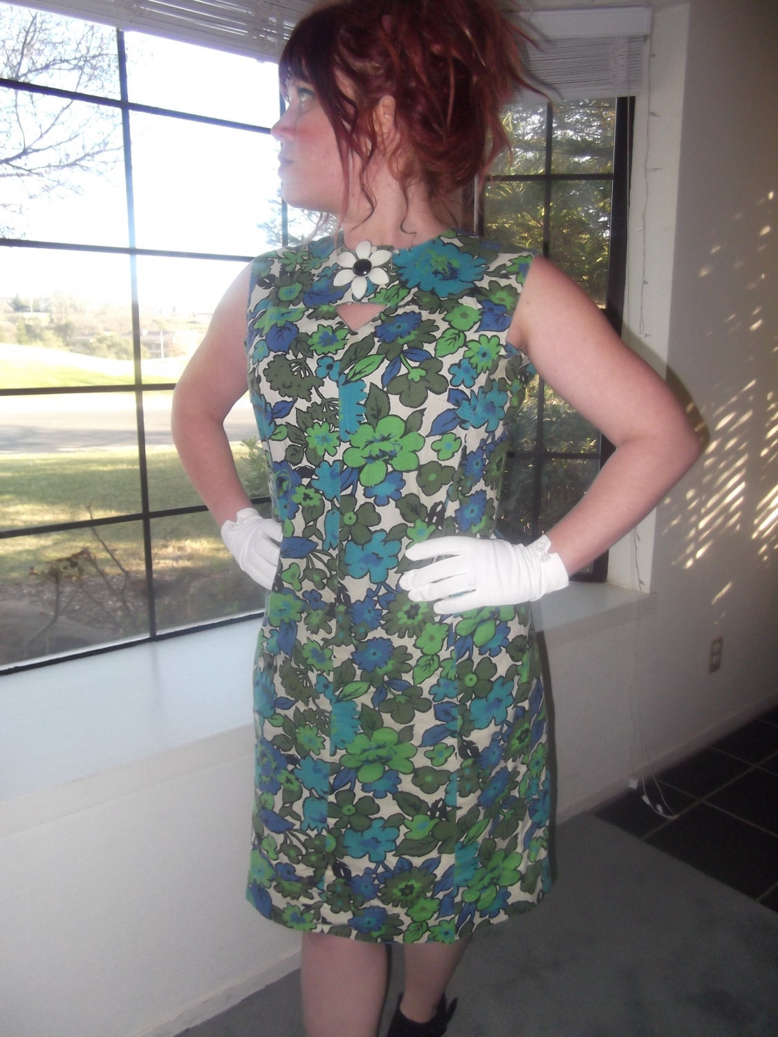 Costume Vintage dress in bold color pattern, blues and greens, very 60s, form fitting, summer dress