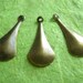 25pc antique bronze metal drop charm-910