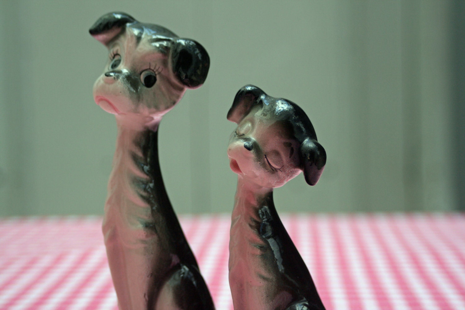 Pair of Vintage Retro Kitsch 1950s Dogs