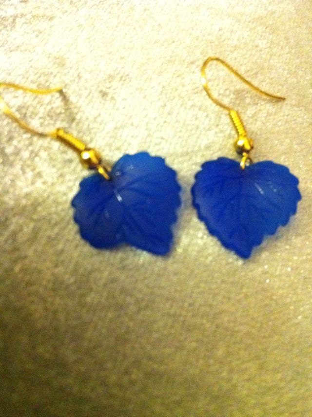 Leaves of blue - with gold - blue lucite leaf earrings on gold toned fishhook pierced earwire earrings