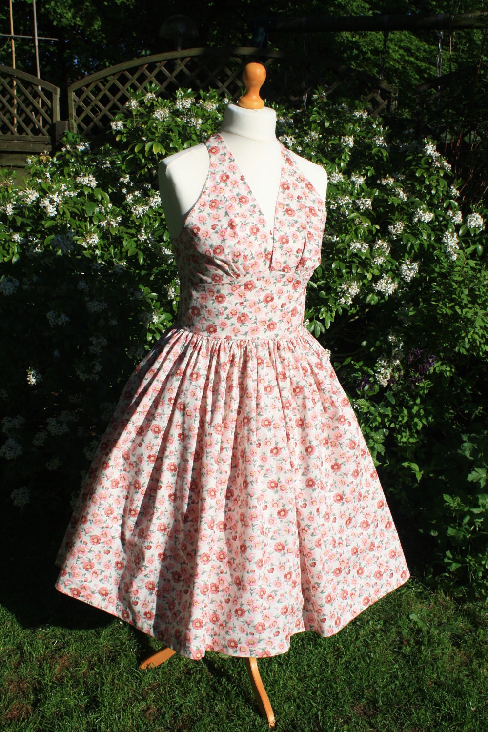 1950s style halter neck dress pink daisy print L B38-40 , waist 30 uk 14