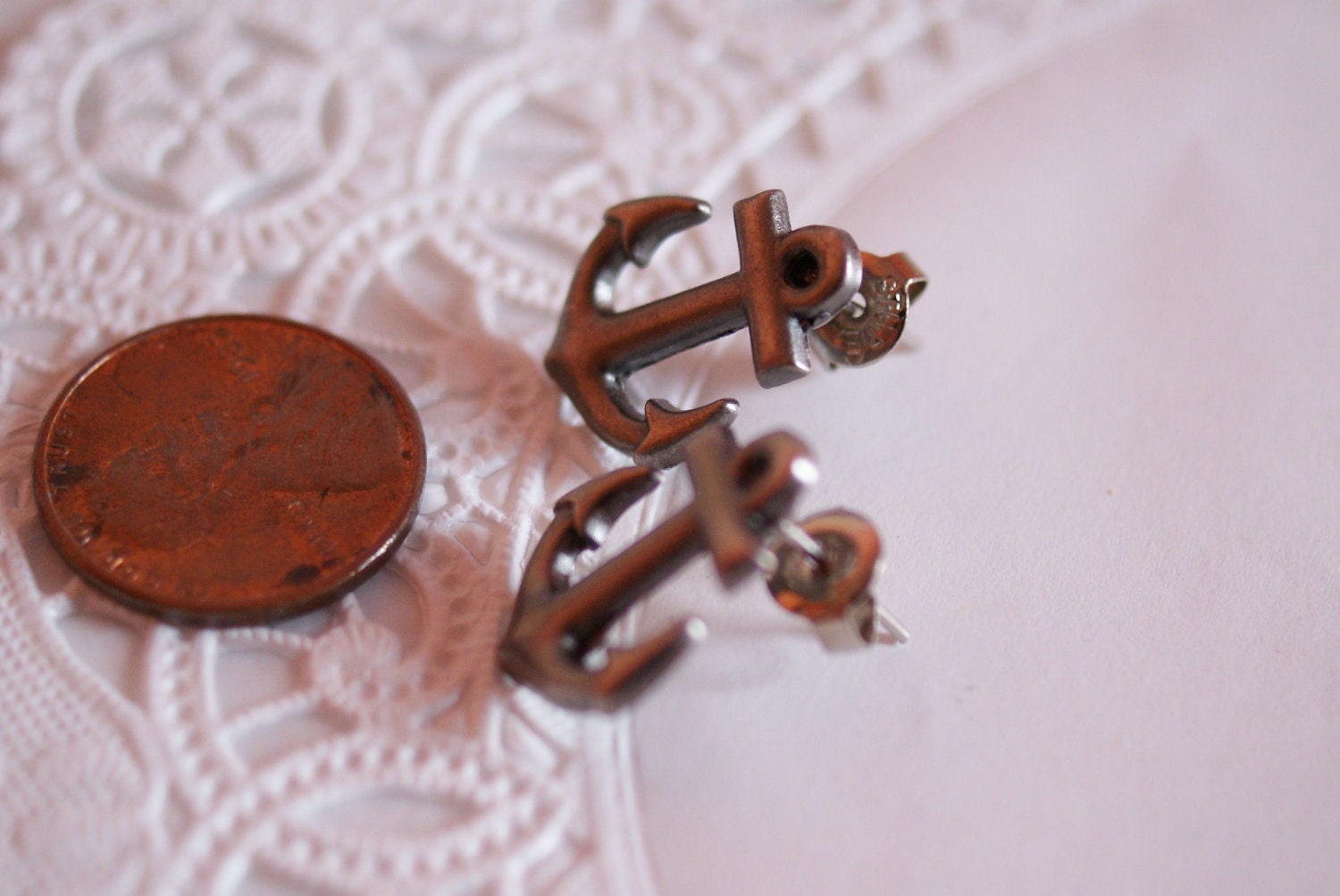 Anchor earrings