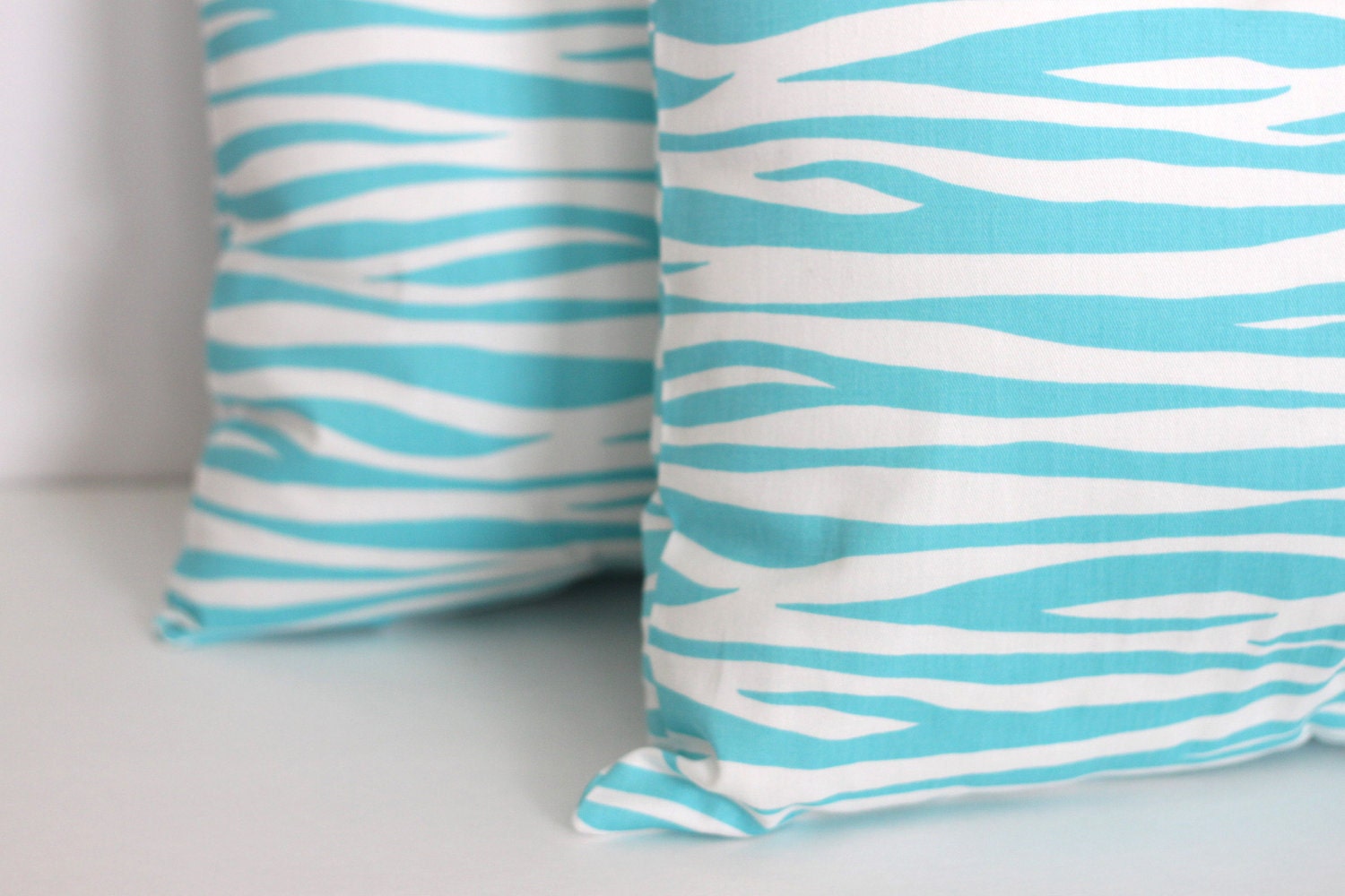 ONE - 18 x 18 Girly Blue and White Tunisia Pillow Cover - Premier Prints