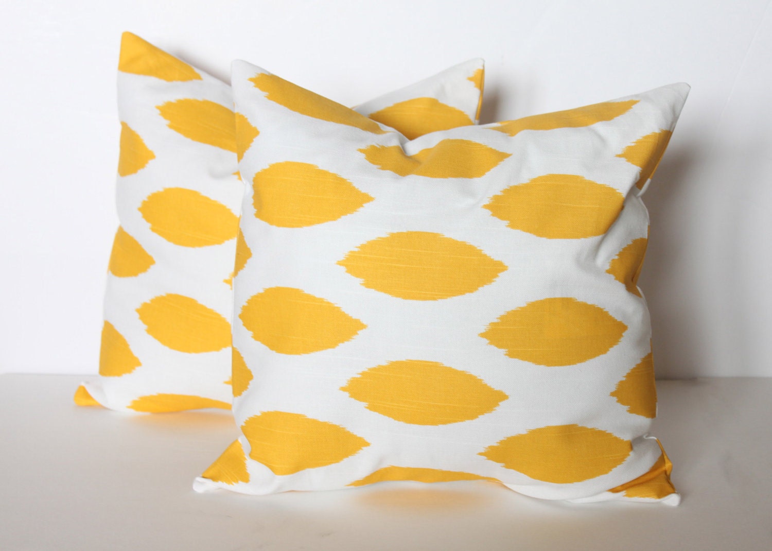 ONE - 18 x 18 Yellow Chipper Pillow Cover - Premier Prints