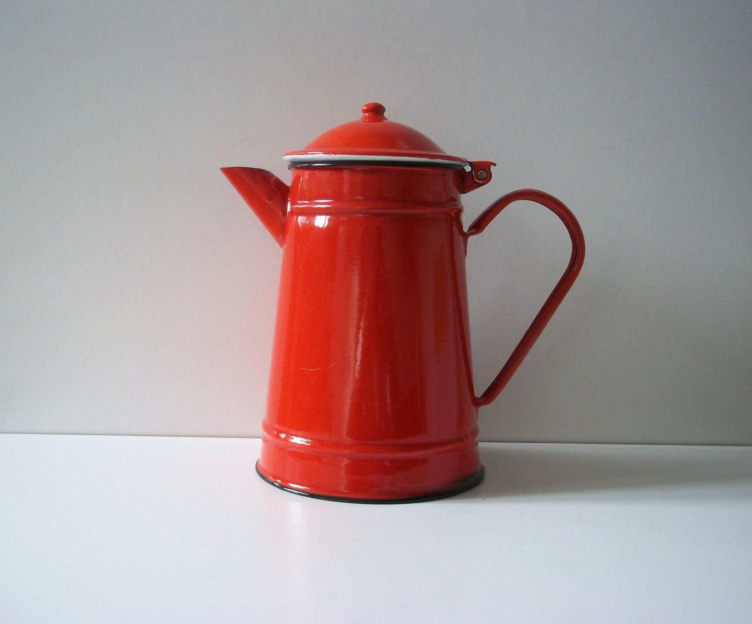 Beautiful Vintage RED TEA pot - Retro home decor or kitchen decor- Camping implement-