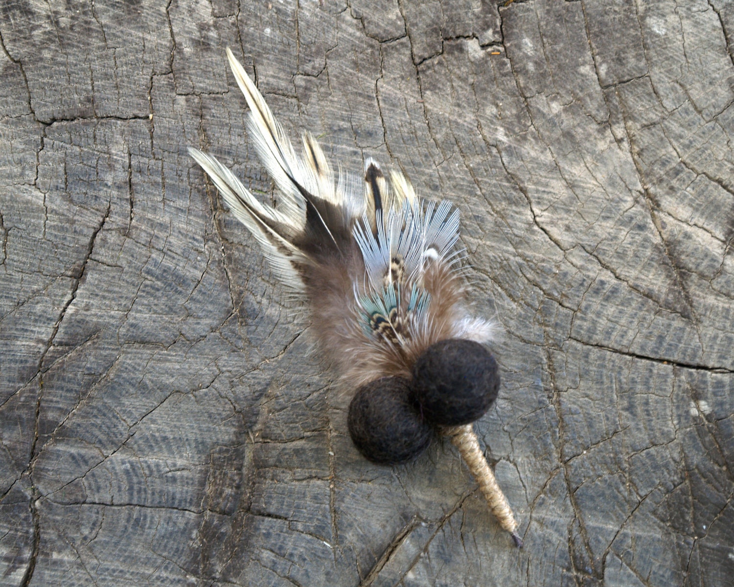 Elegant Wedding Boutonniere, Dark Brown Hues, Groomsman Lapel Pin, Feathers and Felt Flowers, Woodland Wedding Attire For the Groom Natural