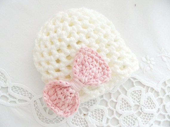 NEWBORN HAT, cream and pink hat, crochet hat, baby hat,soft cotton,girls hats, summer trends, summer hat, happy, sweet,