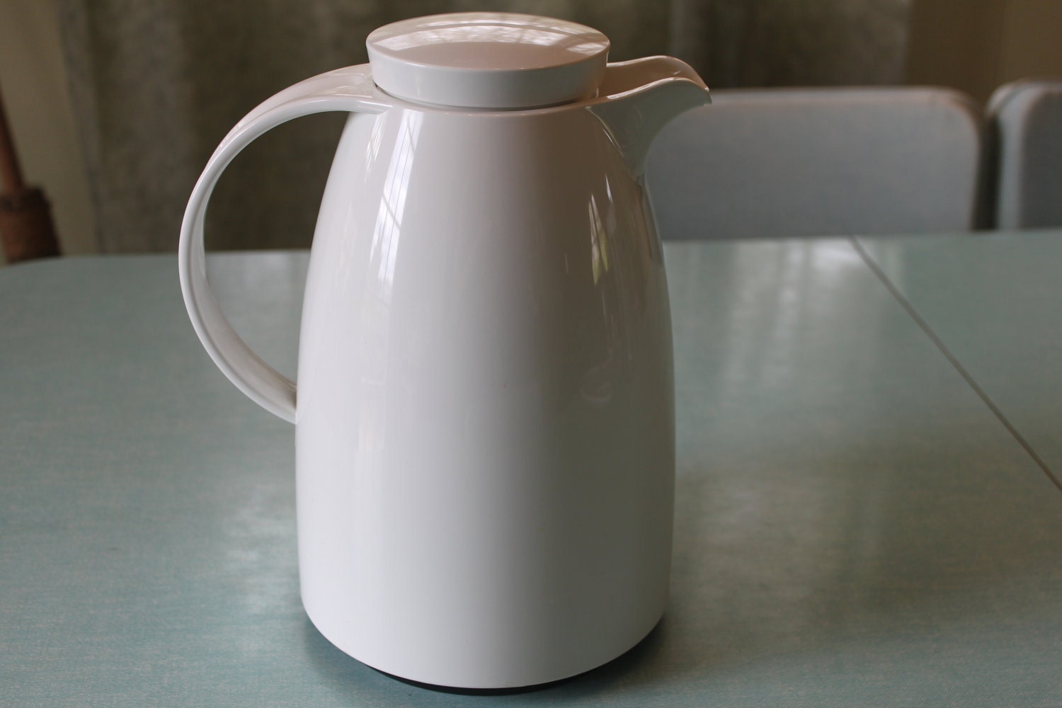 Retro White Emsa 1.5 liter Carafe Vaccuum Jug / Thermos - Mod German Plastic
