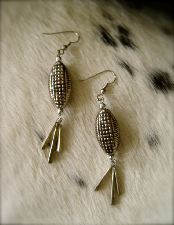 Tin Earrings with a velvet black patina. by globa