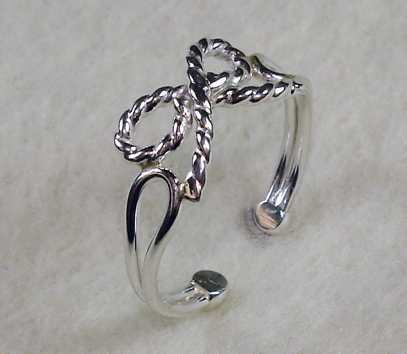 Cute Bow Adjustable Toe Ring Made in Sterling Silver
