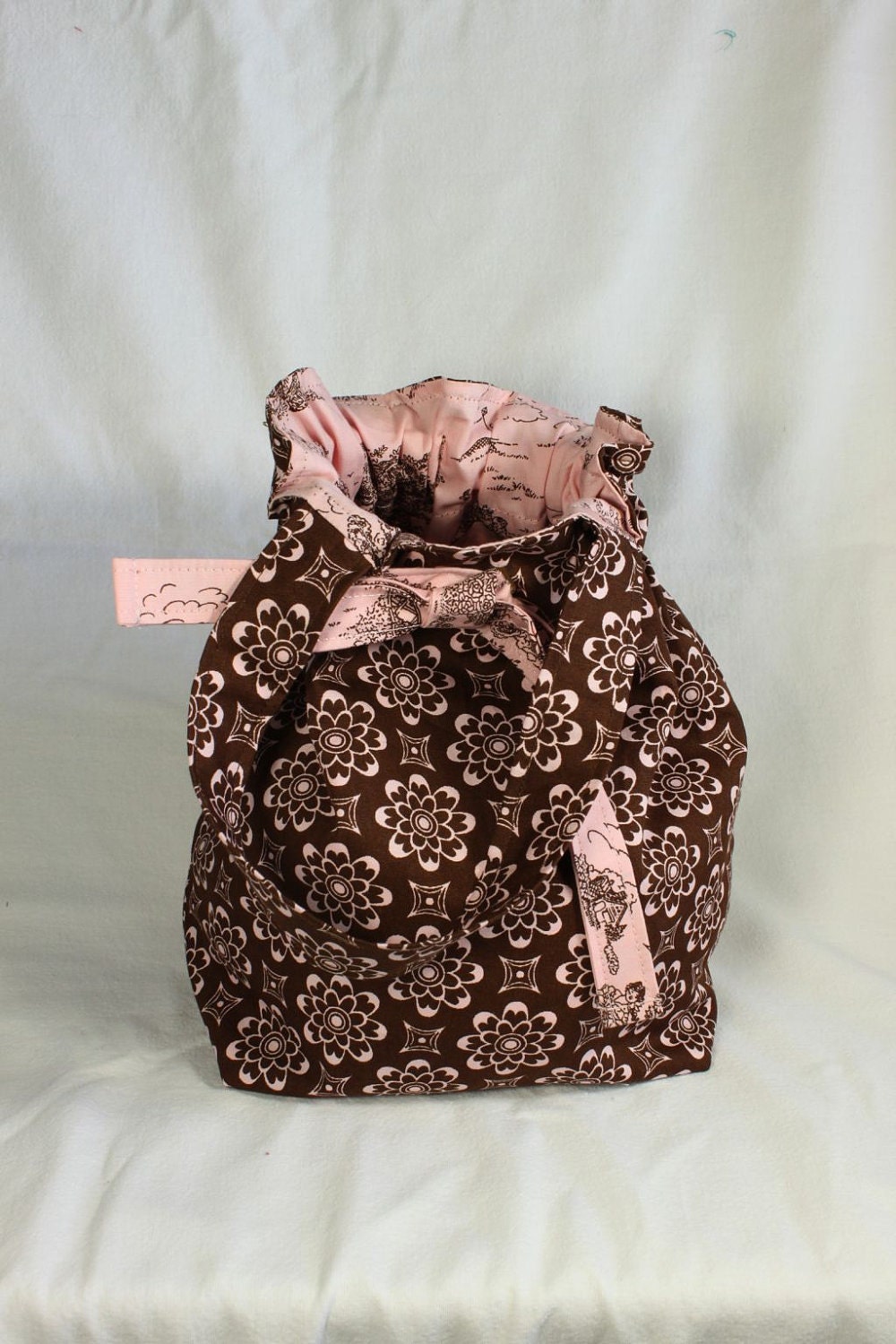 Daisies on Pink & Brown