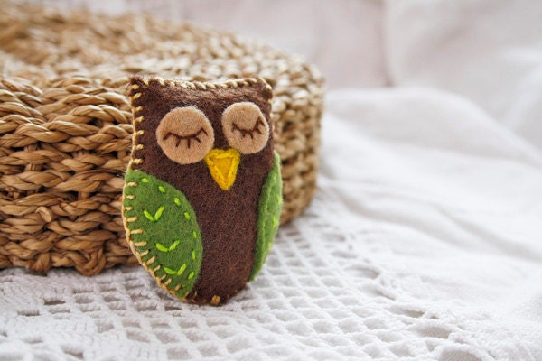 Felt owl brooch Bird brooch Felt kids jewelry Gift for children Woodland owl pin