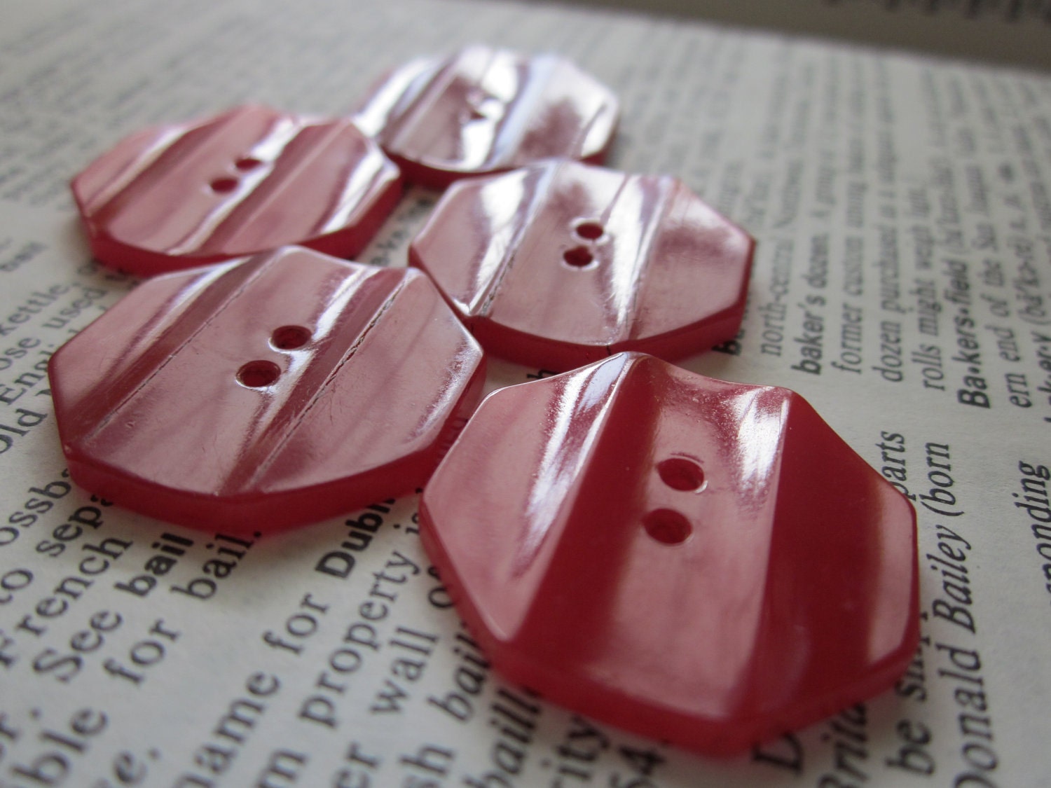 5 Vintage Cherry Red Bakelite Plastic Buttons Octagons