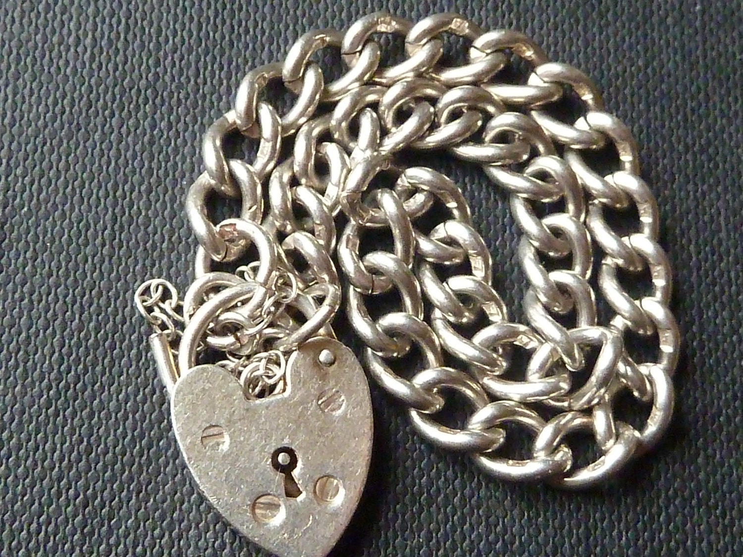 Vintage English Sterling Silver Bracelet Charm With Hearth Padlock & Safety chain Birmingham 1978