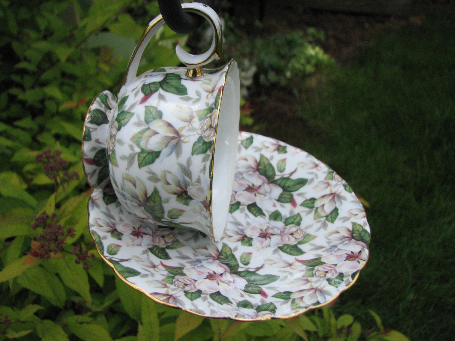 Floral Tea Cup and Saucer Bird Feeder.