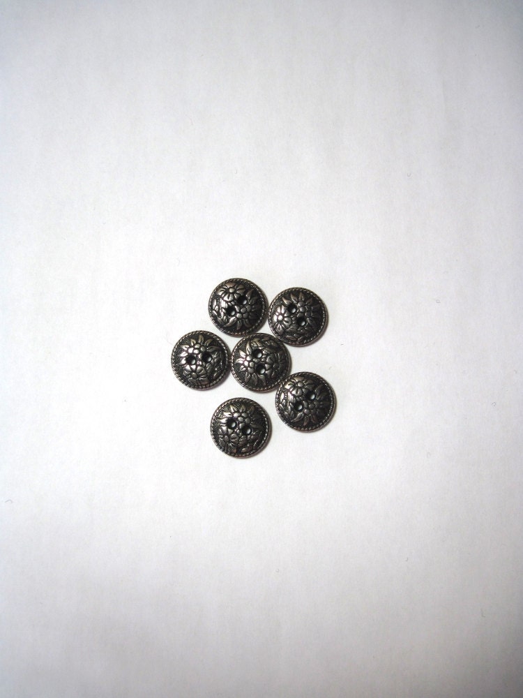 Vintage metal floral engraved buttons
