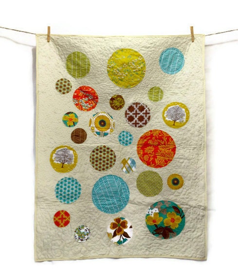 Modern Appliqued Circles Quilt Baby blanket or Lap Quilt