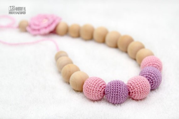 Certified Organic Teething Necklace in pastel baby pink, lavender and crochet flower. Breastfeeding/Nursing mom accessory
