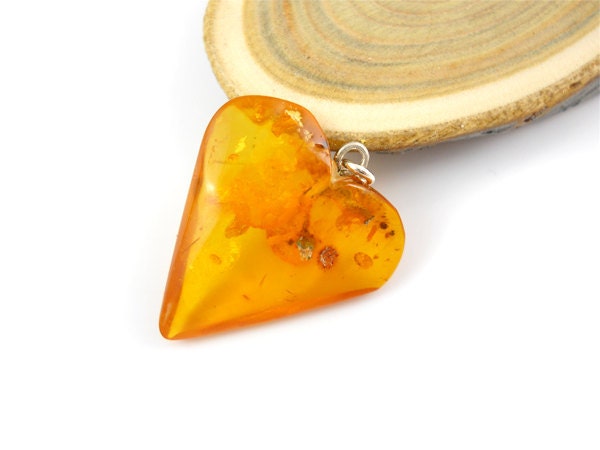 Natural Baltic Amber heart - Cognac transparent - 21x23mm - For Your mother:)