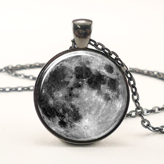 Full Moon Necklace In Gunmetal Black (0439G1IN)