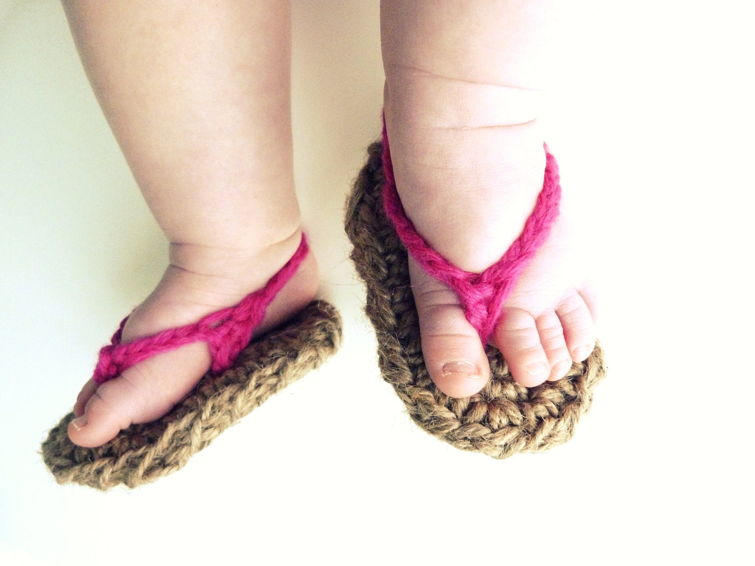 Crochet baby shoes-Flip Flops---CHOOSE YOUR COLOR-- Baby Sandals--Boy or Girl-- 0-3 months, 3-6 months, 6-12 months