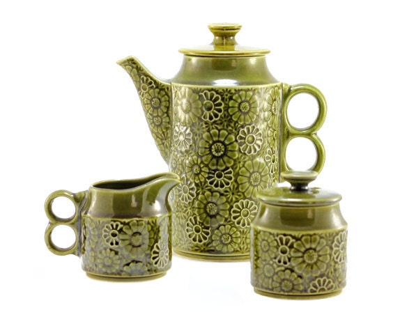 Retro Ceramic Pitcher, Creamer & Sugar Bowl Set: Teapot, Tea Set, Coffee Set - Raised Floral Pattern, Dasies, Green, Spring, Summer 1960's