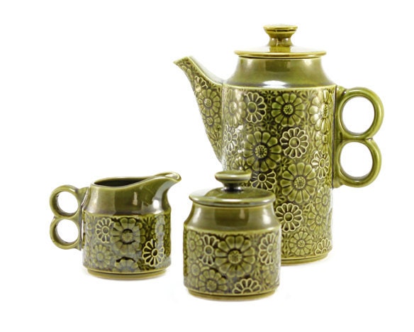 Retro Ceramic Pitcher, Creamer & Sugar Bowl Set: Teapot, Tea Set, Coffee Set - Raised Floral Pattern, Dasies, Green, Spring, Summer 1960's