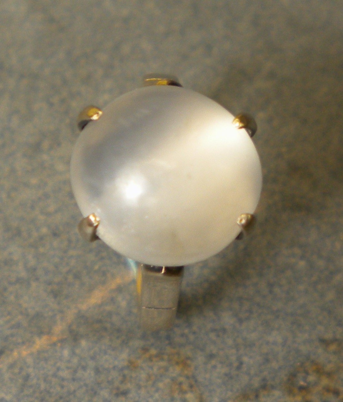 1940s 14K White Gold White Moonstone Ring