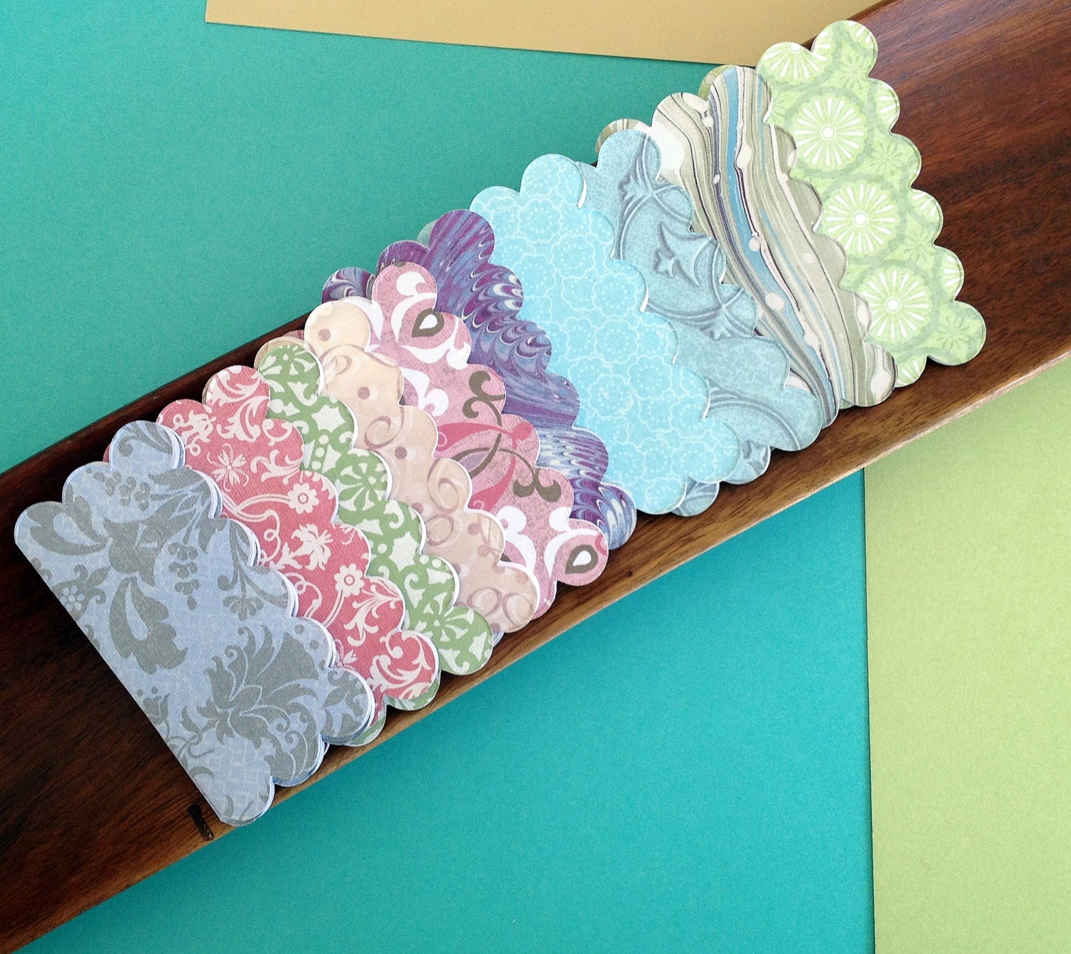 Scallop patterned enclosure cards 20
