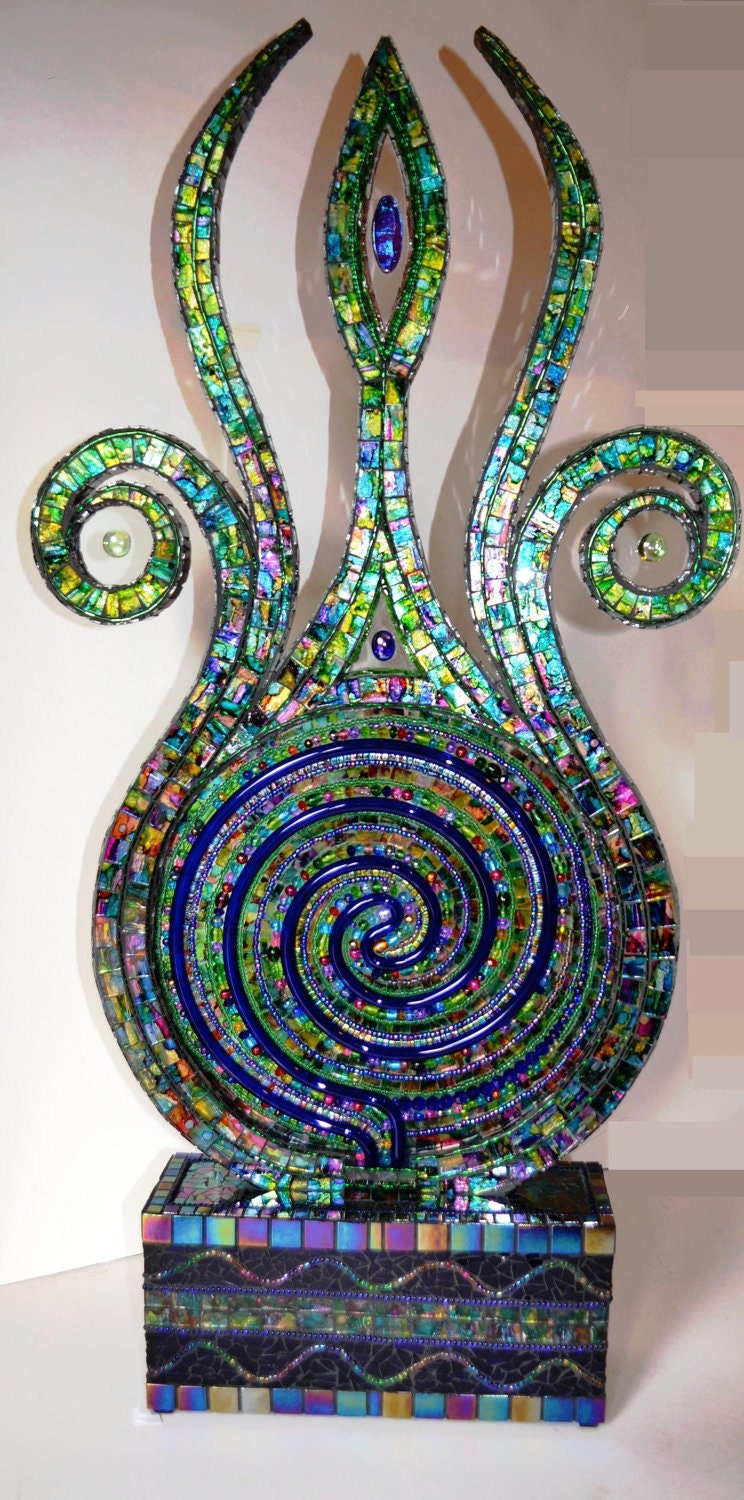 Mosaic, mosaic sculpture, mosaic art, Lamp - The Force that drives the shoot