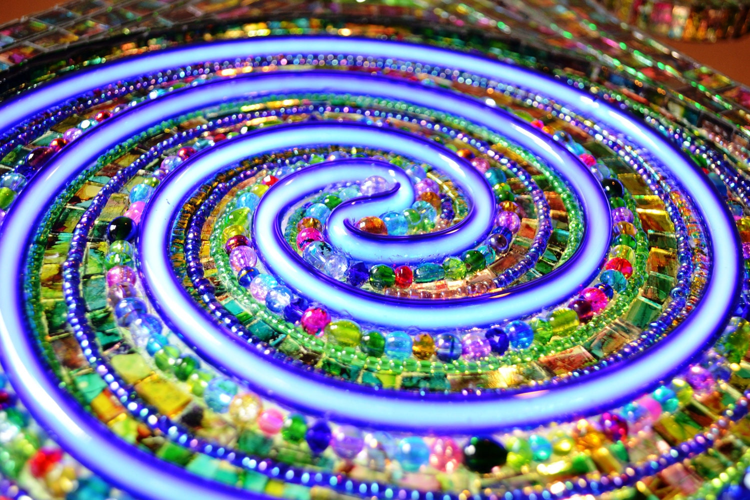 Mosaic, mosaic sculpture, mosaic art, Lamp - The Force that drives the shoot